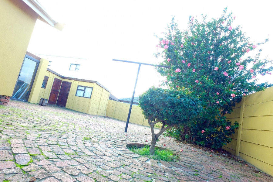 3 Bedroom Property for Sale in Houghton Place Western Cape
